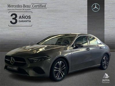 Usado Mercedes A180 136 CV (100 kW) 2024 Gris / plata Berlina