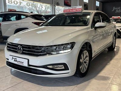 Usado VW Passat 122 CV (89 kW) 2021 Blanco Berlina
