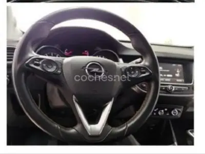 Usado Opel Crossland X Innovation 110 CV (80 kW) 2018 Blanco SUV