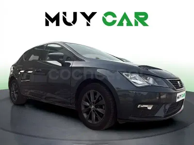 Usado Seat Leon Style 130 CV (95 kW) 2019 Gris / plata Berlina