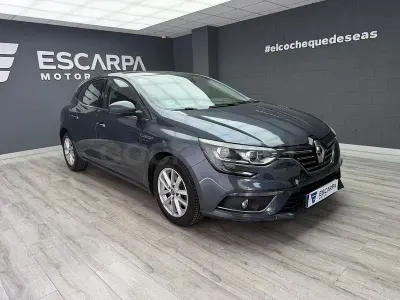 Usado Renault Mégane IV Bose Edition 110 CV (80 kW) 2017 Azul Berlina