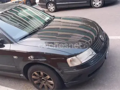 Usado VW Passat Comfortline 110 CV (80 kW) 1997 Negro Berlina