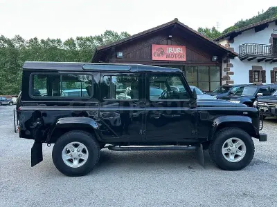 Usado Land Rover Defender SE 122 CV (89 kW) 2007 Negro Familiar