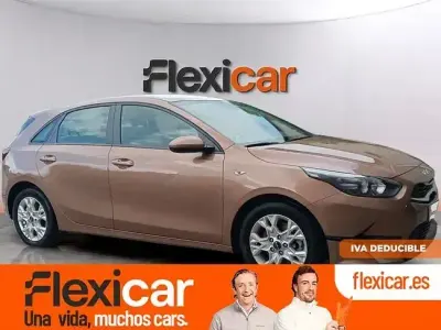 Usado Kia Ceed 100 CV (73 kW) 2023 Beige Utilitario