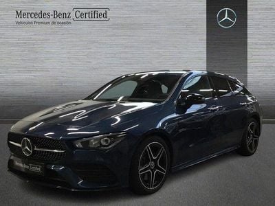 Usado Mercedes CLA200 Shooting Brake AMG line 150 CV (110 kW) 2023 Azul denim Familiar
