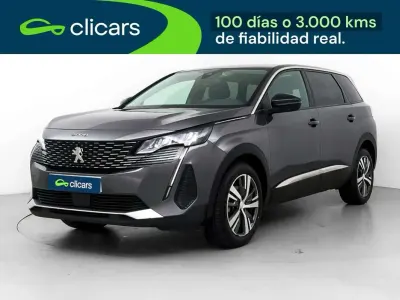 Usado Peugeot 5008 Allure 131 CV (96 kW) 2022 Gris SUV