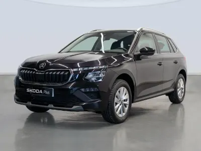 Usado Skoda Kamiq Selection 116 CV (85 kW) 2025 Negro SUV