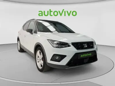 Usado Seat Arona FR 110 CV (80 kW) 2021 Blanco SUV