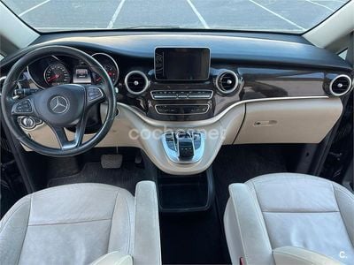 Mercedes V220