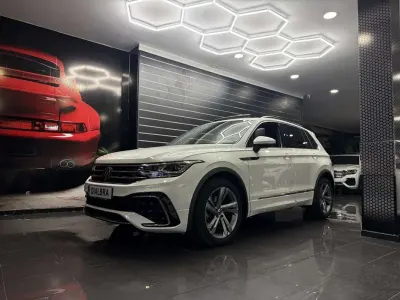 Begagnad VW Tiguan R-line 150 HK (110 kW) 2022 Vit SUV