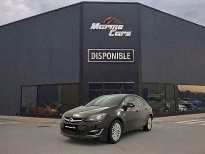 Usado Opel Astra Selective 110 CV (80 kW) 2013 Marrón Utilitario