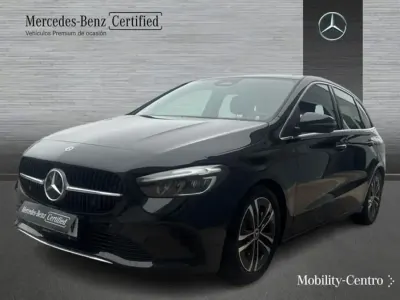 Usado Mercedes B200 150 CV (110 kW) 2024 Negro cosmos Utilitario