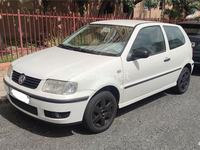 Usado VW Polo Trendline 60 CV (44 kW) 2001 Blanco Berlina