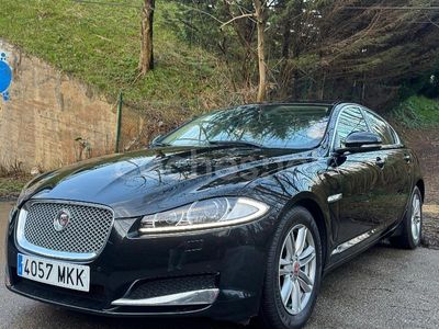 Usado Jaguar XF Luxury 200 CV (147 kW) 2014 Negro Berlina