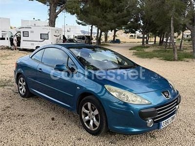 Usado Peugeot 307 CC 110 CV (80 kW) 2006 Azul Descapotable