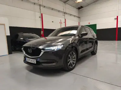 Usado Mazda CX-5 Signature 194 CV (142 kW) 2019 Gris / plata SUV