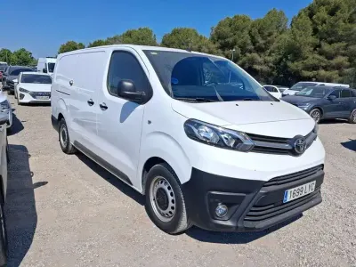 Usado Toyota Proace 100 kW (136 CV) 2022 Blanco Monovolumen