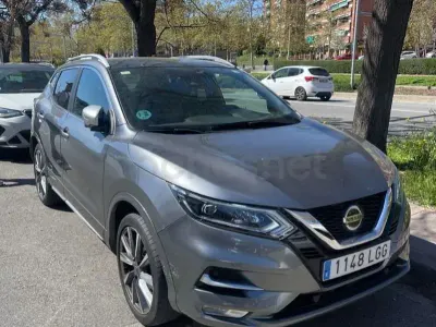 Usado Nissan Qashqai Tekna 140 CV (102 kW) 2020 Gris / plata SUV