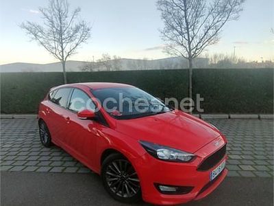 Usado Ford Focus ST-Line 125 CV (91 kW) 2017 Rojo Berlina