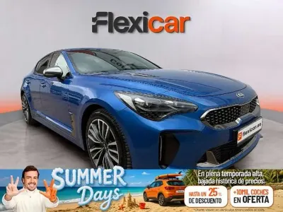 Usado Kia Stinger GT-Line 200 CV (147 kW) 2017 Azul Utilitario