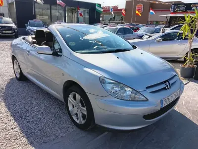 Usado Peugeot 307 CC 137 CV (100 kW) 2005 Gris Descapotable