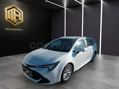 Usado Toyota Corolla Business Edition 122 CV (89 kW) 2023 Blanco Familiar
