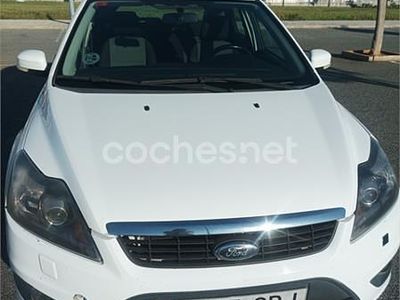 Usado Ford Focus Trend 109 CV (80 kW) 2008 Blanco Berlina