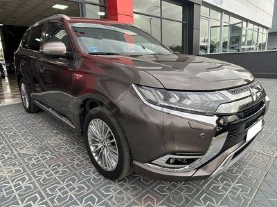 Usado Mitsubishi Outlander P-HEV 224 CV (164 kW) 2020 Marrón SUV