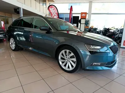 Usado Skoda Superb 150 CV (110 kW) 2016 Gris Familiar