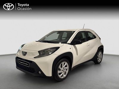 Usado Toyota Aygo X Play 72 CV (52 kW) 2023 Blanco SUV