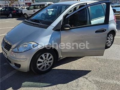 Usado Mercedes A180 Elegance 109 CV (80 kW) 2007 Gris / plata Monovolumen
