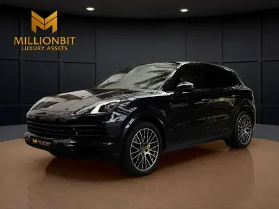 Käytetty Porsche Cayenne 470 HP (345 kW) 2022 Musta Katumaasturi