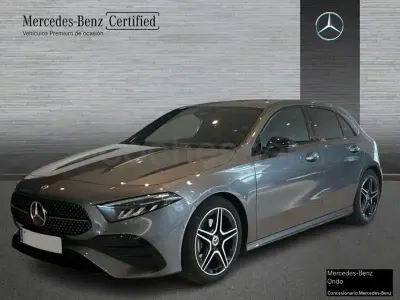 Usado Mercedes A180 136 CV (100 kW) 2025 Gris / plata Berlina