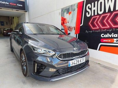 Usado Kia ProCeed GT-Line 120 CV (88 kW) 2019 Gris / plata Familiar