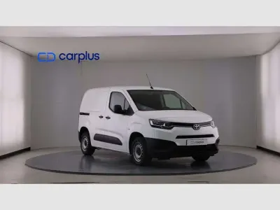 Usado Toyota Proace City City 102 CV (75 kW) 2022 Blanco Monovolumen