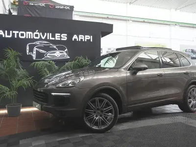 Usado Porsche Cayenne 262 CV (192 kW) 2015 Gris / plata SUV
