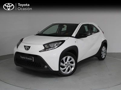 Usado Toyota Aygo X Play 72 CV (52 kW) 2024 Blanco SUV