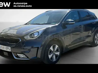 Usado Kia Niro 141 CV (103 kW) 2018 Gris / plata SUV