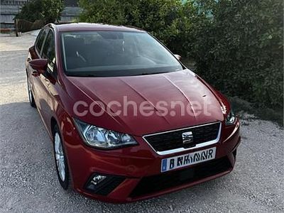 Usado Seat Ibiza Style 95 CV (69 kW) 2018 Rojo Utilitario