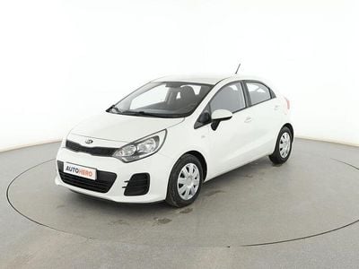 Blanco Usado 2016 Kia Rio Berlina | 7799 € (Precio justo)