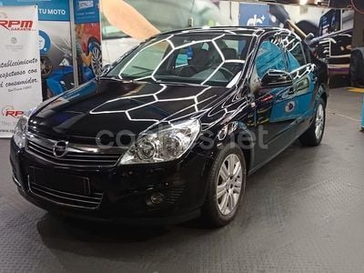 Negro Usado 2010 Opel Astra Edition Berlina | 6990 € (Precio justo)