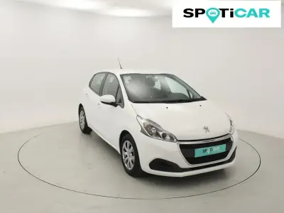 Usado Peugeot 208 Active 101 CV (74 kW) 2020 Blanco Utilitario