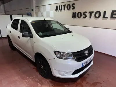 Usado Dacia Logan Lauréate 90 CV (66 kW) 2014 Blanco Berlina