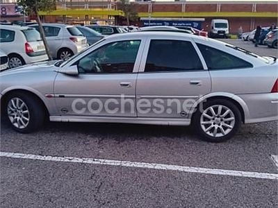 Gris / plata Usado 2002 Opel Vectra Sport Berlina | 1800 € (Super precio)