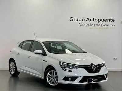 Begagnad Renault Mégane IV Business 95 HK (69 kW) 2020 Vit Sedan