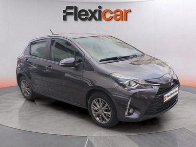 Gris Usado 2020 Toyota Yaris Active Berlina | 12.990 € (Super precio)