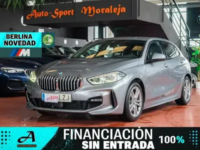 Usado BMW 118 Sport Line 136 CV (100 kW) 2022 Gris / plata Utilitario
