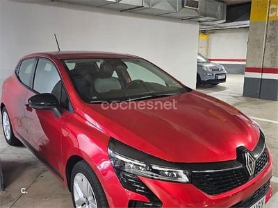 Rojo Nuevo 2025 Renault Clio V Evolution Berlina | 19.900 € (Precio justo)
