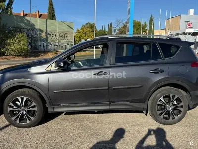 Usado Toyota RAV4 Advance 124 CV (91 kW) 2014 Gris / plata SUV