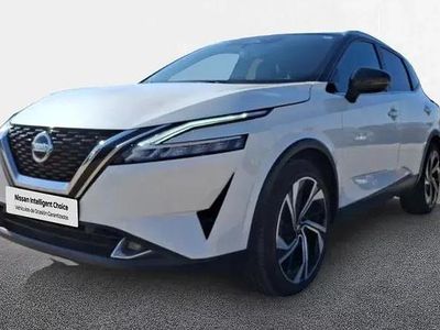 Lunar white con techo midnight Usado 2021 Nissan Qashqai Tekna+ SUV | 25.900 € (Un poco caro)